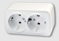 БЕЛАЯ РОЗЕТКА ДВОЙНАЯ С ЗАЗЕМЛЕНИЕМ PONY