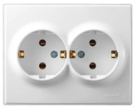 РОЗЕТКА ДВОЙНАЯ С/З КЕРАМИКА LESYA БЕЛЫЙ С БЕЛОЙ ВСТАВКОЙ